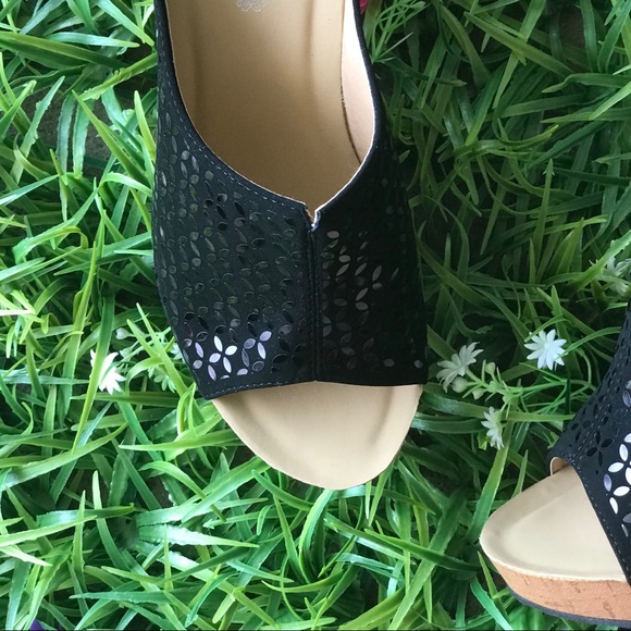 Italina SHIMMER Black Comfort Peep Toe Wedge SZ 10 - Picture 4 of 7